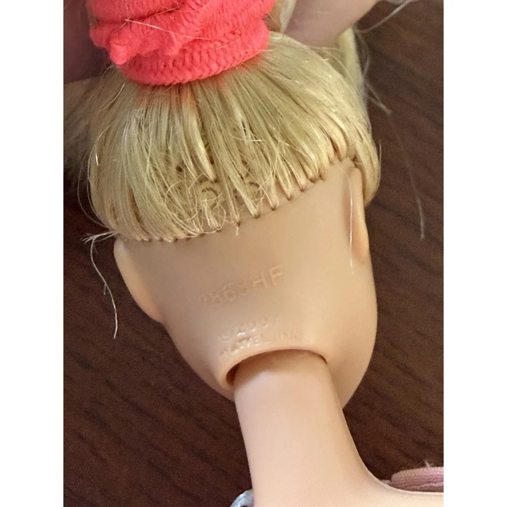 2009 Mattel Barbie Doll Blonde Hair Light Tan Pink Dress